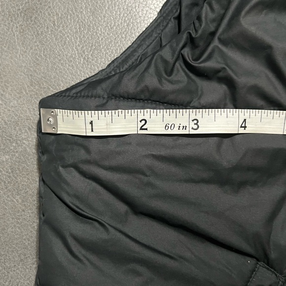 Black Adidas puffer Vest Zip up pockets Hiking outdoors excellent condition - Picture 9 of 10